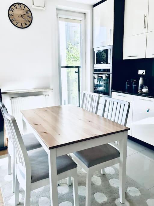 Nowoczesny Apartament Na Pradze Warsaw Luaran gambar